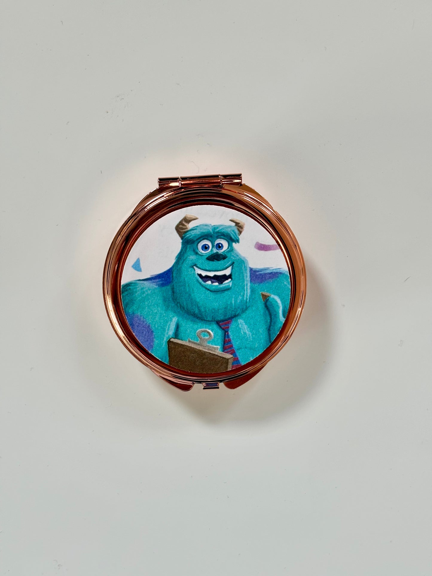 Sully Compact Container