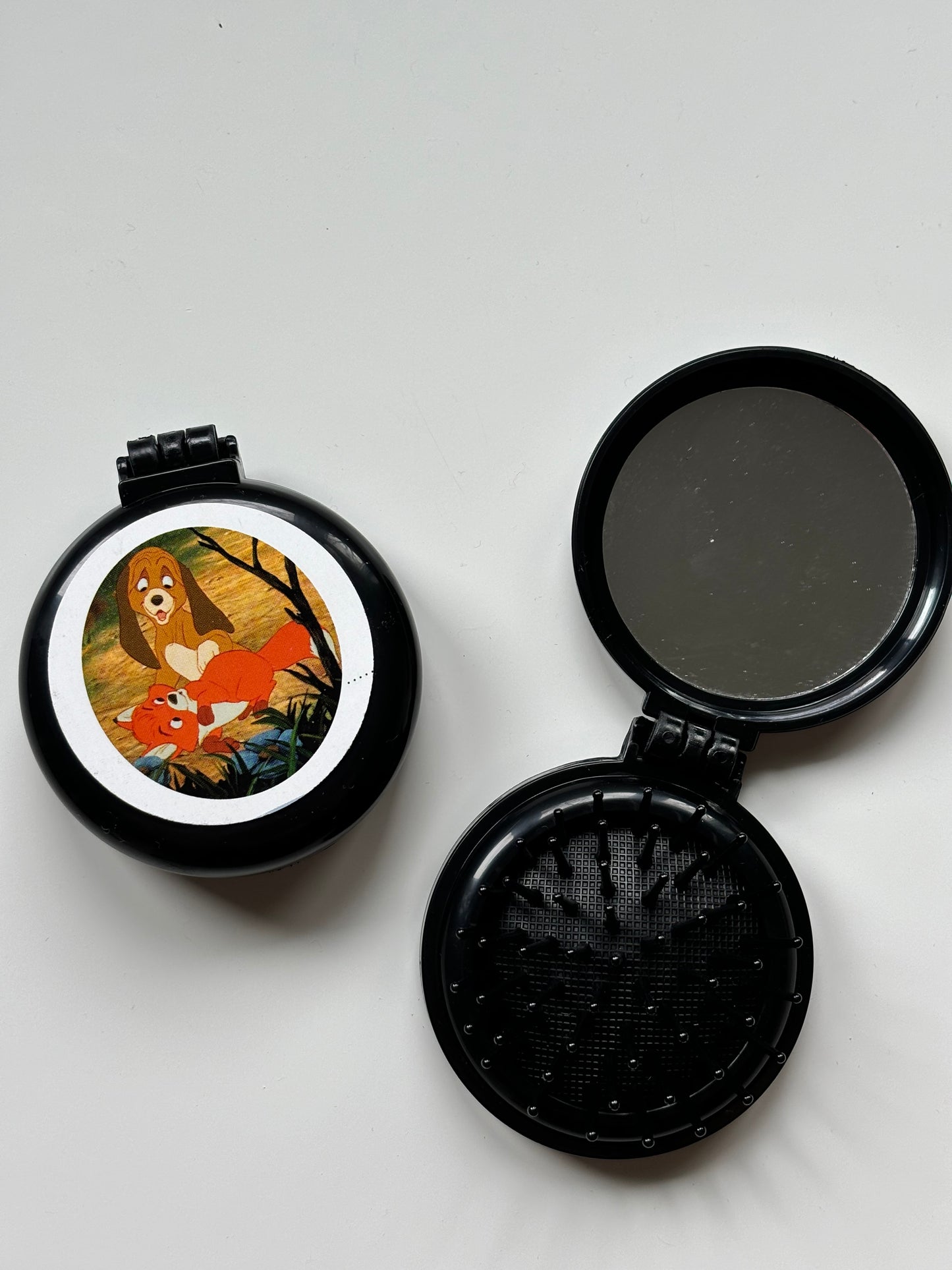 Fox and Hound Compact Brush