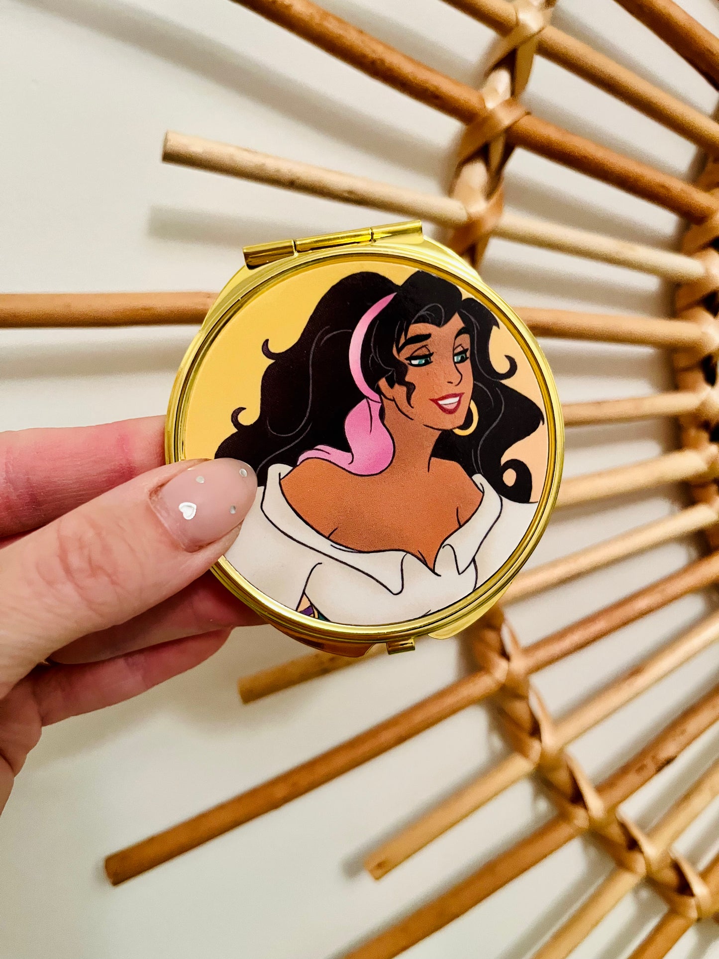 Esmeralda Mirror