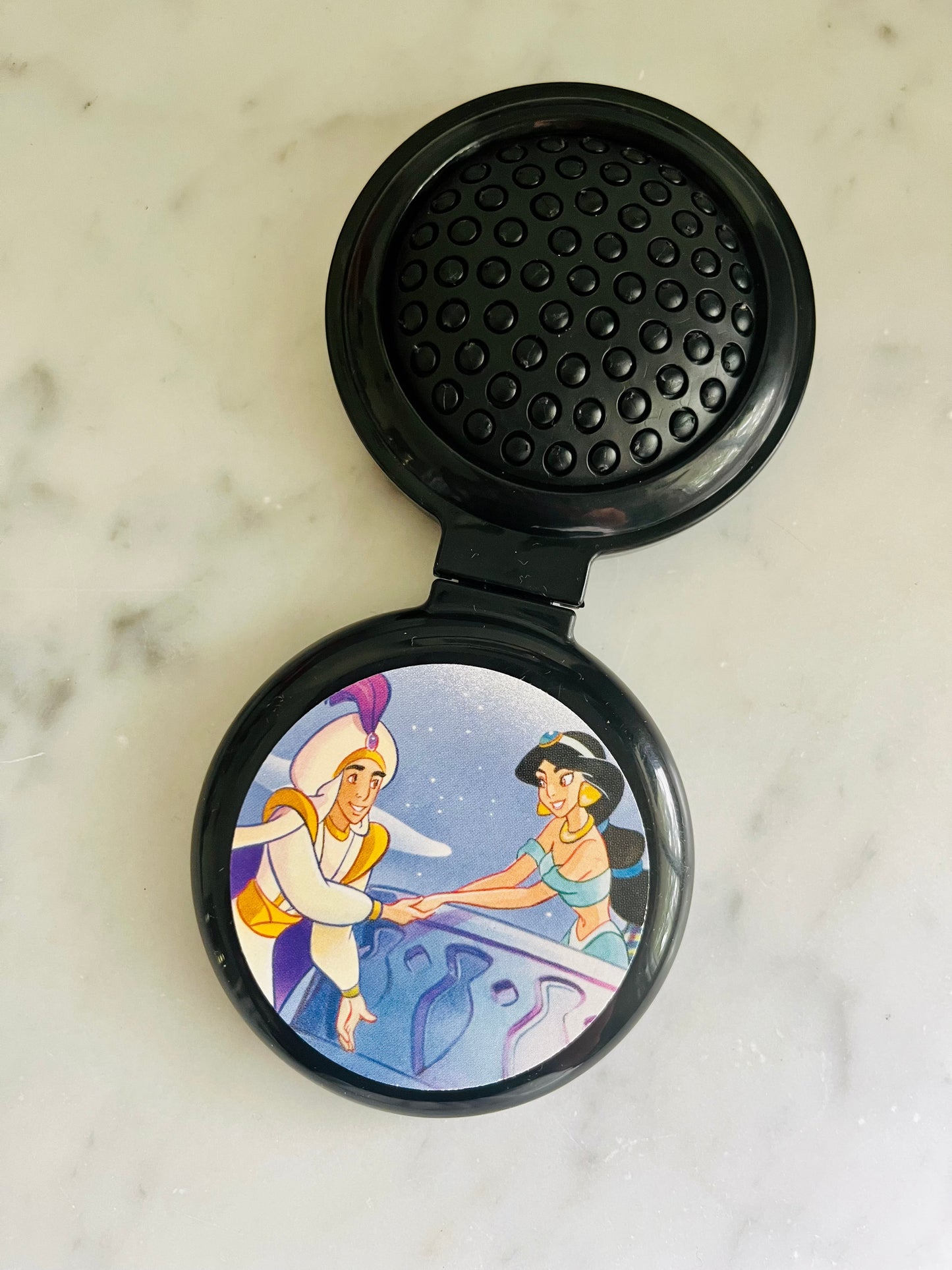 Jasmine Compact Brush